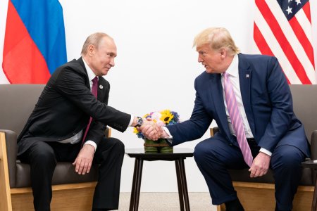 Motivul pentru care Trump si Putin sustin ca ucrainenii <span style='background:#EDF514'>SUNT</span> incercuiti in Kursk. Un colonel in retragere al Puscasilor Marini explica