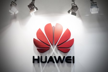 <span style='background:#EDF514'>HUAWEI</span>, suspendata din grupul-cheie de lobby pentru tehnologie din cauza suspiciunilor de coruptie