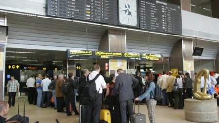 Control ANPC la <span style='background:#EDF514'>AEROPORTU</span>l Henri Coanda. Au fost descoperite nereguli