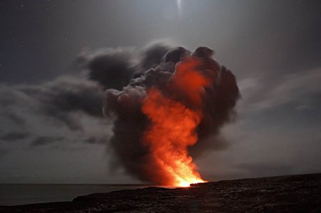 Eruptia vulcanului Lewotobi Laki-Laki din Indonezia determina ridicarea alertei la nivel maxim