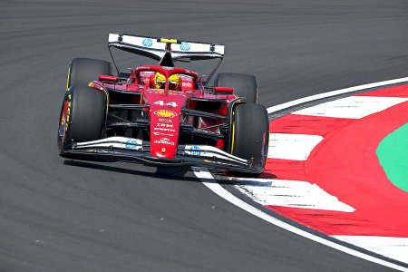 Lewis Hamilton, in <span style='background:#EDF514'>POLE</span>-position pentru cursa sprint din China! Primul mare rezultat al britanicului la Ferrari