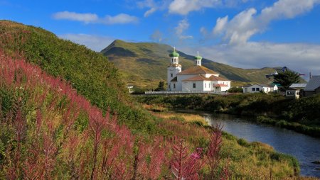 Unalaska, insula americana zguduita de cutremure si eruptii <span style='background:#EDF514'>VULCANI</span>ce, in care a supravietuit cultura rusa