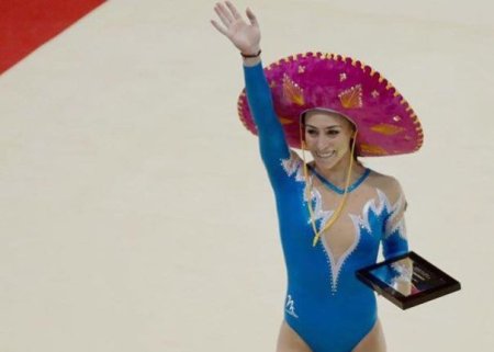 <span style='background:#EDF514'>CATALINA PONOR</span>, inclusa in International Gymnastics Hall of Fame