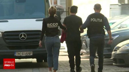 Un barbat din Gorj, arestat pentru pornografie infantila. Politistii i-au gasit in telefon imagini socante cu un bebelus