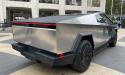 Tesla recheama aproape toate modelele Cybertruck de pe <span style='background:#EDF514'>PIATA</span> din SUA, din cauza riscului desprinderii unui panou exterior