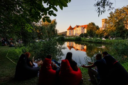 CJ Cluj cumpara teren pentru a crea parcari langa Castelul Banffy din Rascruci