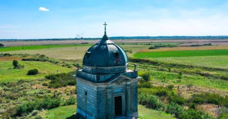 Mausoleul celebrei familii Mocioni din Foeni a fost profanat. Preotul satului a sesizat politia