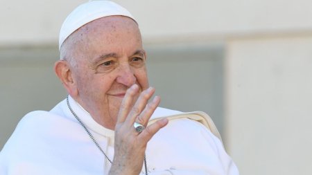 Papa Francisc va avea duminica prima aparitie publica de cand a fost internat