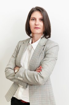 Business MAGAZIN. Care sunt planurile STC Partners pentru 2025? Roxana Cristea, director operational: Avem de gestionat incertitudinea de pe piata de real-estate, determinata inclusiv de falimentul unui important dezvoltator imobiliar