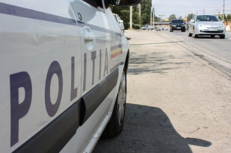 Cluj: Tanar batut pe strada de familia iubitei. Partenera sa, lovita si ea de parinti