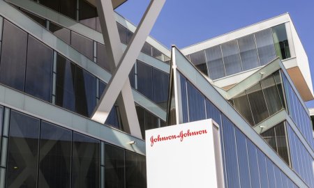 Johnson&Johnson isi majoreaza investitiile in SUA cu 25% in patru ani, pe fondul amenintarilor tarifare