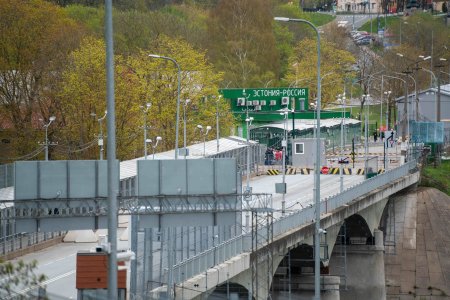 O <span style='background:#EDF514'>TARA</span> membra NATO si vecina cu Rusia isi creste bugetul apararii la 5 la suta din PIB