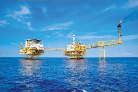 Bursa. OMV Petrom si Romgaz au inceput forajul primei sonde de exploatare de gaze naturale din proiectul Neptun Deep. Demararea <span style='background:#EDF514'>PRODUCTIE</span>i, estimata in 2027