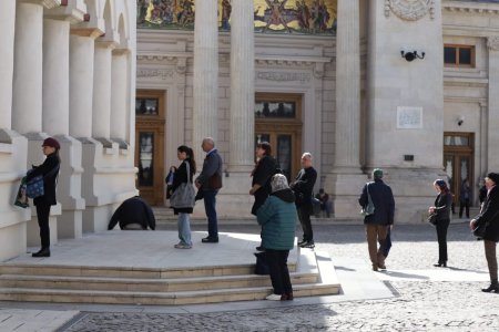 Traditii si obiceiuri la romani de Buna Vestire, sarbatoare crestina cu cruce rosie