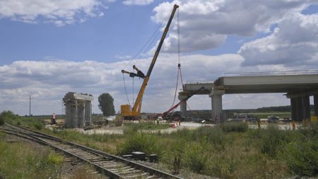 Infrastructura rutiera din Romania, in plin progres: Se lucreaza si in weekend pentru a da drumul traficului pe aceste drumuri