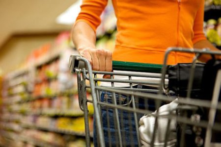 Analiza ZF. Comertul alimentar, oglinda fidela a com<span style='background:#EDF514'>PORT</span>amentului de consum: Pentru unii clienti conteaza banii, pentru altii timpul, asa ca retailerii pariaza mai ales pe discount si proximitate moderna