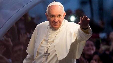 Papa Francisc a fost atat de aproape de moarte incat medicii au luat in considerare sa opreasca tratamentul